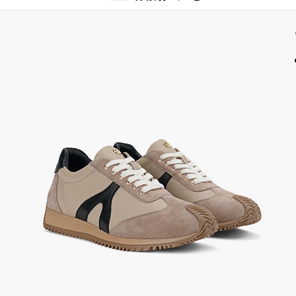 Wishbone Cream and Black Sneakers